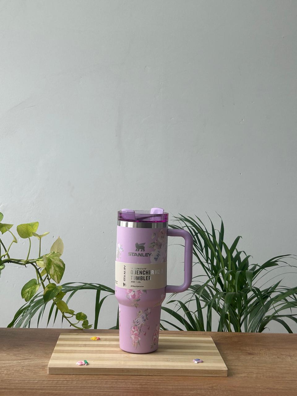 Stanley Quencher H2.0 Flowstate Stainless Steel Vacuum Insulated Tumbler, 40 OZ / 1.18 L (Floral))